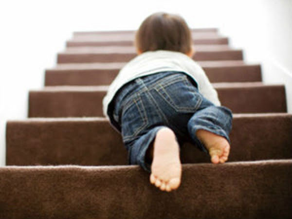 Cách phòng tránh trẻ bị ngã cầu thang đơn giản, hiệu quả được nhiều người tìm kiếm